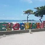Edificio America - Apartamento Amplo E 2 Quadras Da Praia