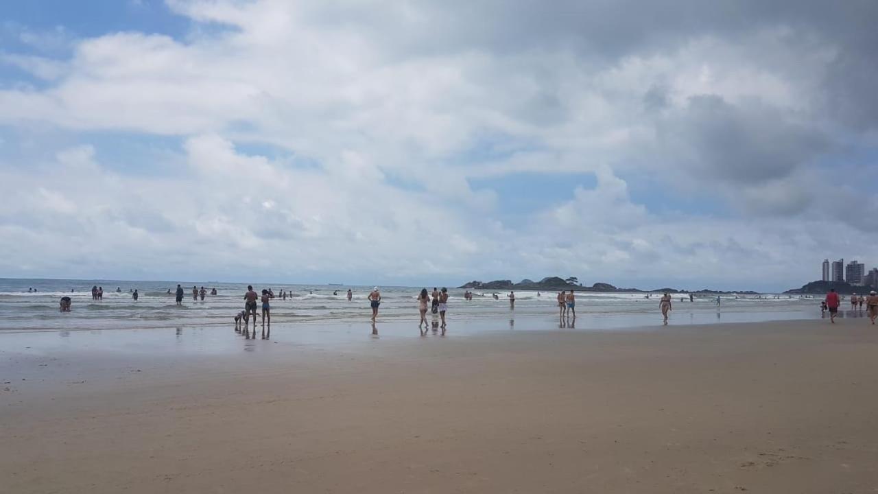 Edificio America - Apartamento Amplo E 2 Quadras Da Praia * Guaruja