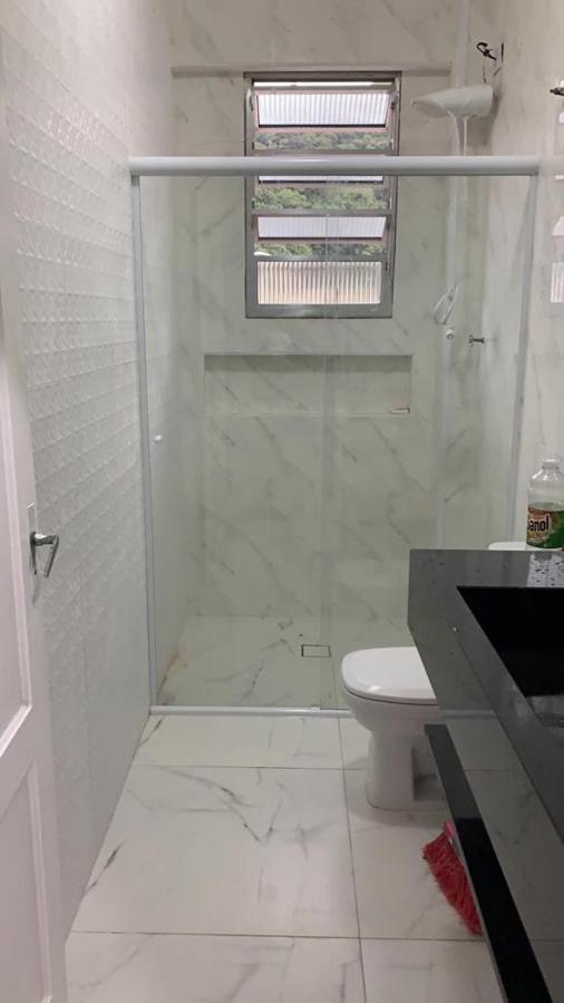 Edificio America - Apartamento Amplo E 2 Quadras Da Praia Guaruja
