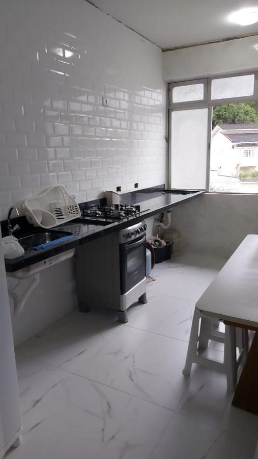 Edificio America - Apartamento Amplo E 2 Quadras Da Praia Guaruja
